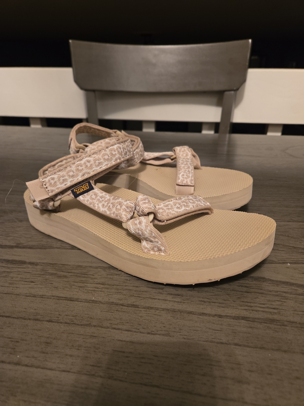 Teva Midform Universal Sandals Beige/White Animal Print Women’s Size 10